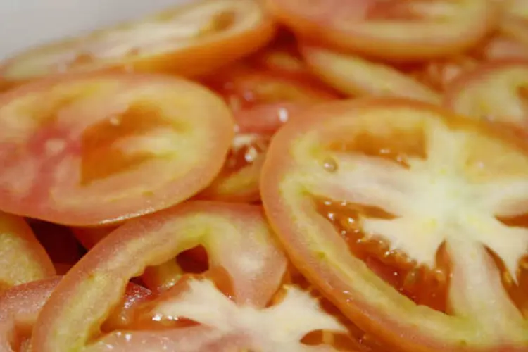 No acumulado de 2013, o preço do tomate subiu 85,15% e, em 12 meses, 176,35% (Marcos Santos/USP Imagens)