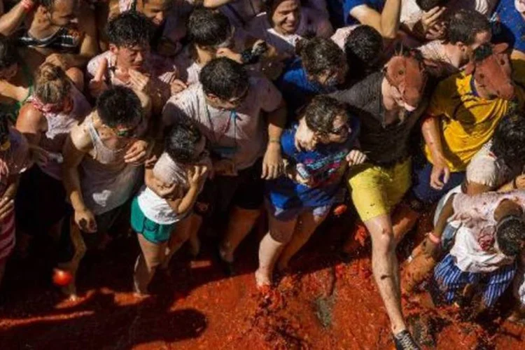 A batalha de tomates acontece todos os anos na localidade espanhola de Buñol (Gabriel Gallo/AFP)