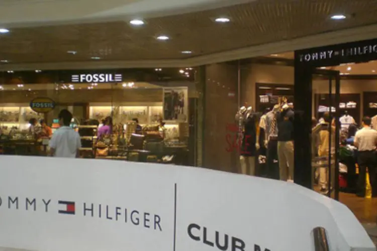 Tommy Hilfiger tem 1.000 lojas em todo mundo e deve lucrar US$2,5 bi em 2010 (.)