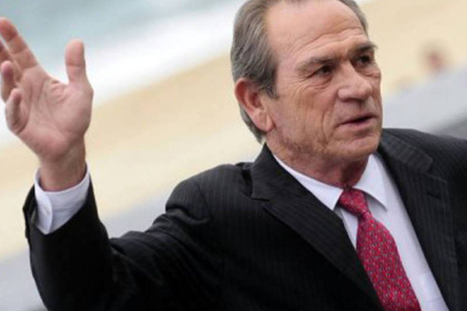 Tommy Lee Jones recebe prêmio em San Sebastián