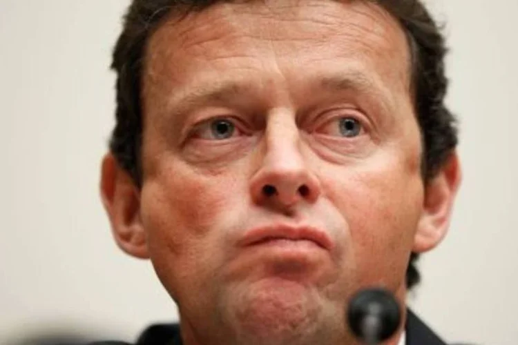 BP nega que tenha negociado uma saída do atual diretor-executivo, Tony Hayward, da companhia