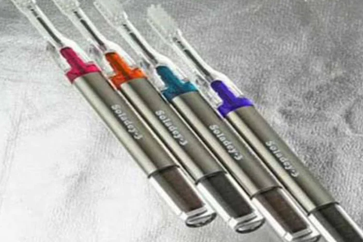 escova de dentes solar (Divulgação/EXAME.com)