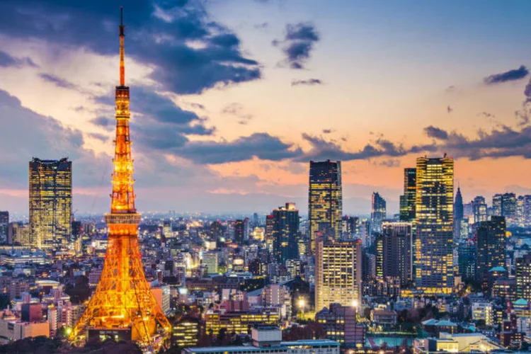 O Nikkei perdia 852,67 pontos, enquanto o Topix, segundo principal indicador e que reúne os valores da primeira seção, recuava 4,56% (SeanPavonePhoto/ThinkStock)