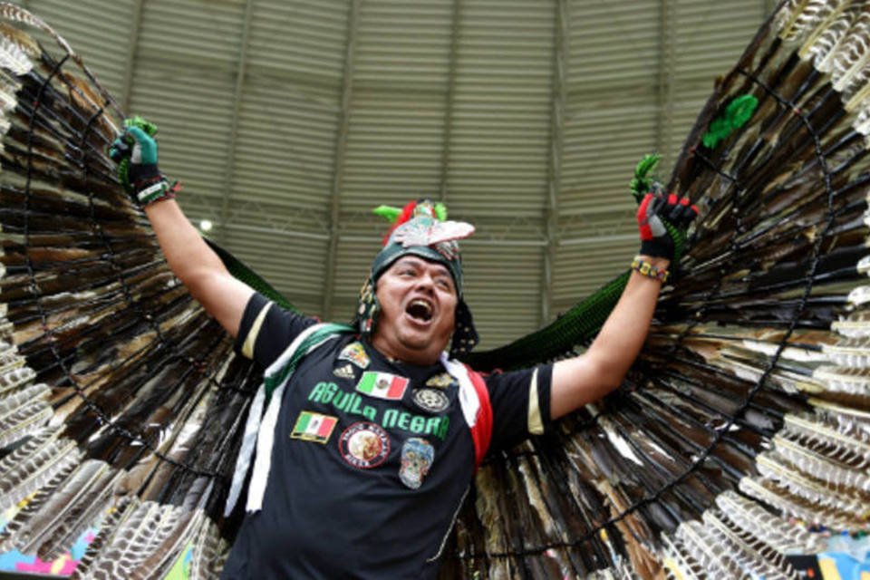 Mexicanos que moram em Brasília comemoram empate com seleção