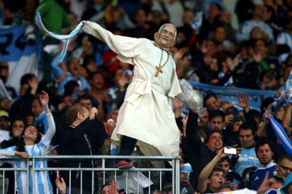 Torcedor argentino se veste de Papa Francisco na semifinal