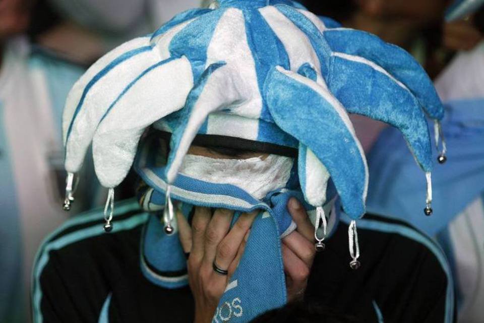 Em silêncio, argentinos deixam o Rio após vice na Copa