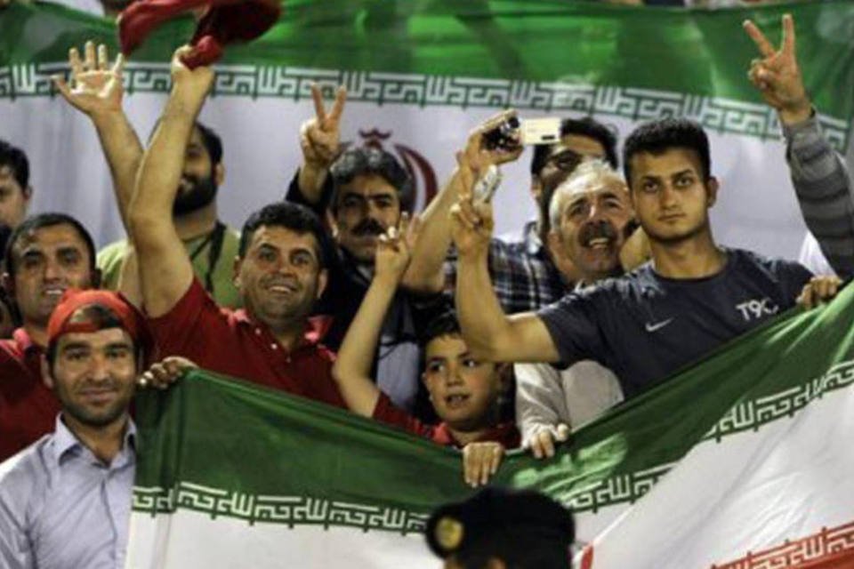 Cinema é fechado por deixar mulheres verem Eurocopa no Irã