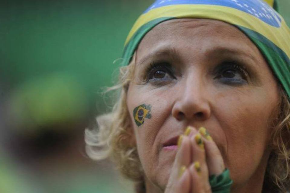 Eliminação vexatória coloca futebol brasileiro em xeque