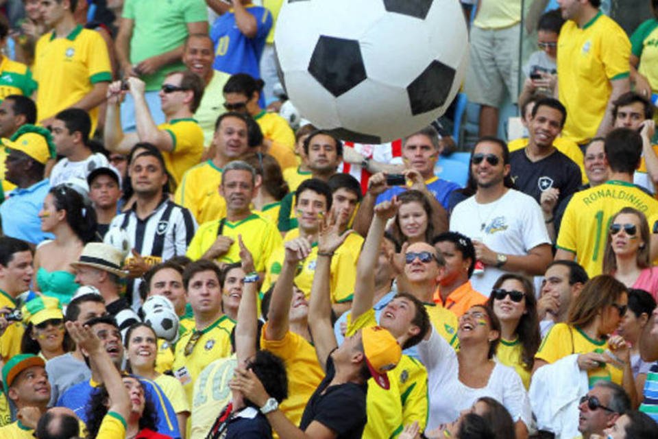 Por mais turistas na Copa, Dilma muda emissão de vistos