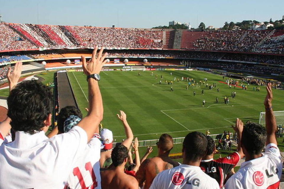 Torcedor morre após cair de arquibancada no Morumbi