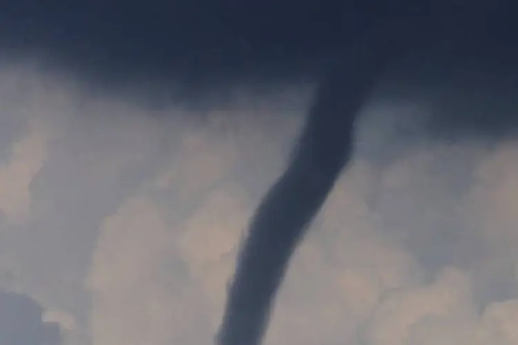 Tempestade provocou tornados e chuvas torrenciais no Alabama, sudeste dos EUA (Jack Guez/AFP)