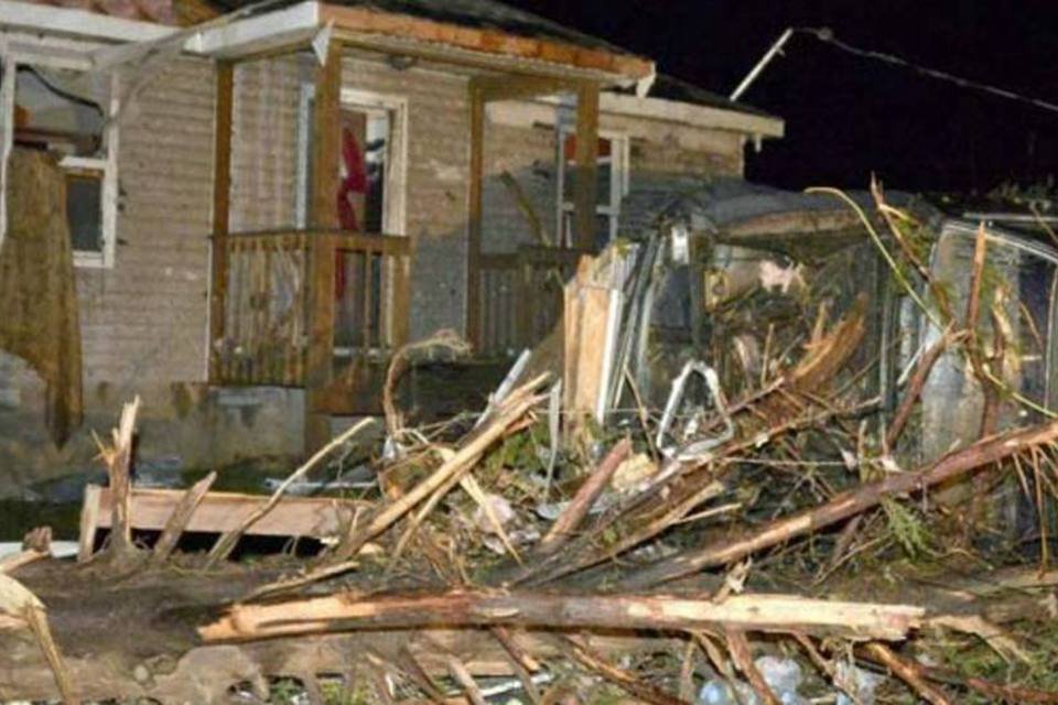 
	Casa destru&iacute;da por tornado nos EUA:&nbsp;Barack Obama&nbsp;manifestou pesar pelas v&iacute;timas da cat&aacute;strofe natural e prometeu ajuda do governo federal aos afetados
 (REUTERS)
