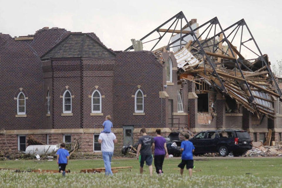 Tornados em Arkansas e Texas deixam ao menos 2 mortos