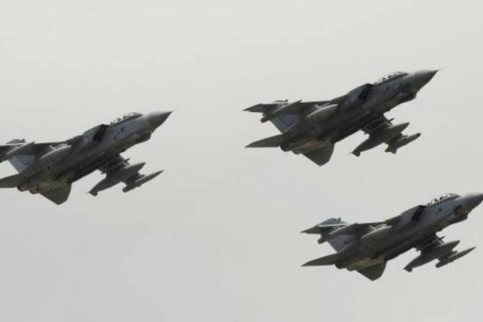 Grã-Bretanha mobiliza aviões para operação na Líbia