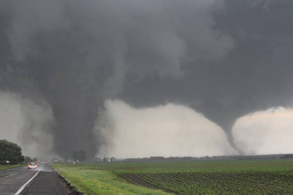 Tornado mata 1 e fere 16 em cidade no Nebraska