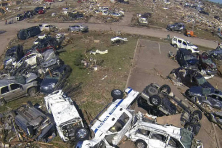 Os meteorologistas classificaram o tornado como um EF5, o mais intenso na Categoria Melhorada Fujita. Ele danificou ou destruiu cerca de 12-13 mil casas, e afetou estimadas 33 mil pessoas (REUTERS/Rick Wilking)