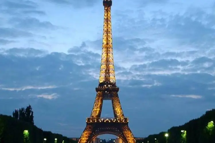 
	Torrel Eiffel, em Paris: com o aplicativo, o viajante poder&aacute; preparar melhor a visita e aproveit&aacute;-la mais.
 (Thomas Warm/Stock.Xchng)