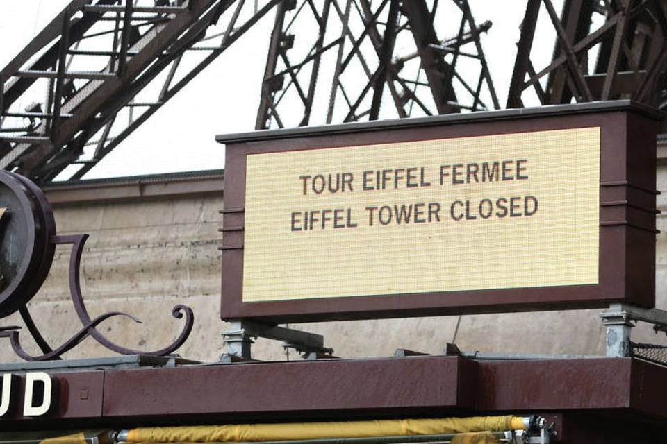 Torre Eiffel fecha por causa de greve geral na França