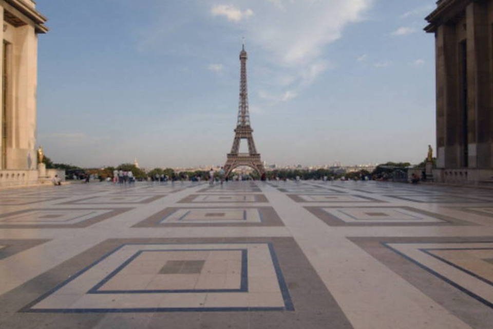 Com dificuldades, França permanece maior destino turístico