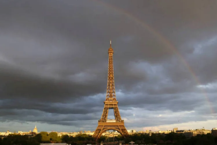 
	A torre, que tem 124 anos, costuma abrir nos 365 dias do ano e recebe cerca de 25 mil visitantes por dia
 (REUTERS/Benoit Tessier)