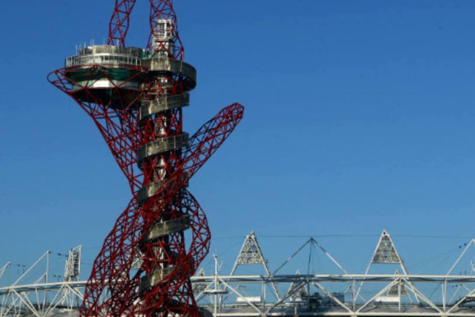 Torre Olympic Orbit, de Anish Kapoor, é inaugurada em Londres