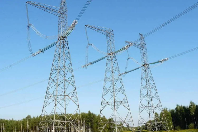 
	Eletricidade: o adiamento acontece ainda em um momento em que o leil&atilde;o de privatiza&ccedil;&atilde;o da Celg-D foi cancelado devido &agrave; falta de interesse
 (Wikimedia Commons)