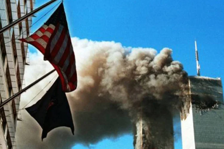 
	11 de setembro: na fat&iacute;dica data, dois avi&otilde;es foram sequestrados e lan&ccedil;ados contra as Torres do WTC, em Nova York, matando 2.753 pessoas
 (©AFP/Getty Images / Craig Allen)