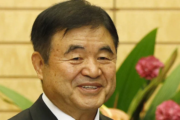 
	Toshiaki Endo, ministro encarregado dos Jogos Ol&iacute;mpicos de T&oacute;quio de 2020: para cortar custos, dirigentes propuseram atrasar a constru&ccedil;&atilde;o do teto retr&aacute;til
 (REUTERS/Issei Kato)