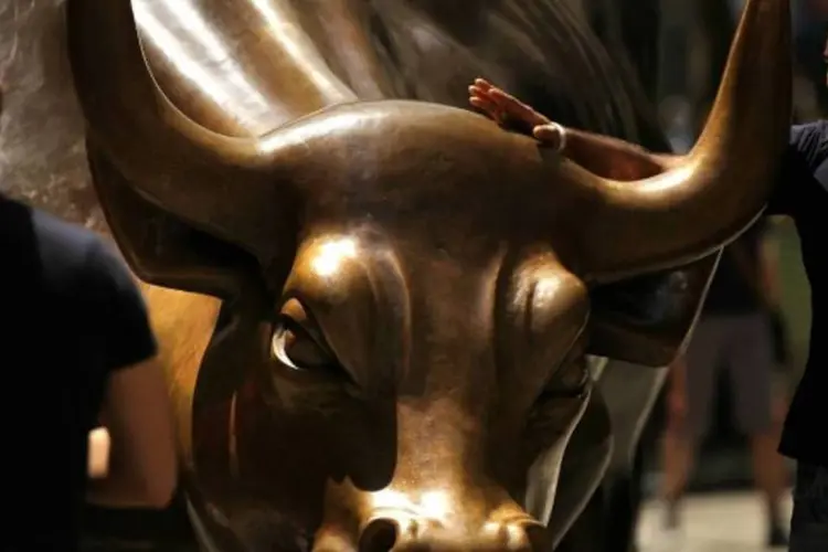 Touro que simboliza o mercado em alta em Wall Street (Spencer Platt/ Getty Images)