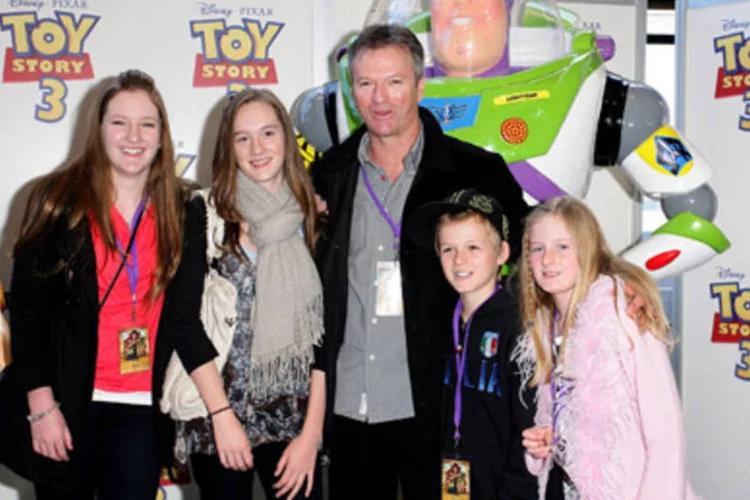 Famosos acompanham pré-estreia do filme Toy Story 3 em Sydney, na Austrália