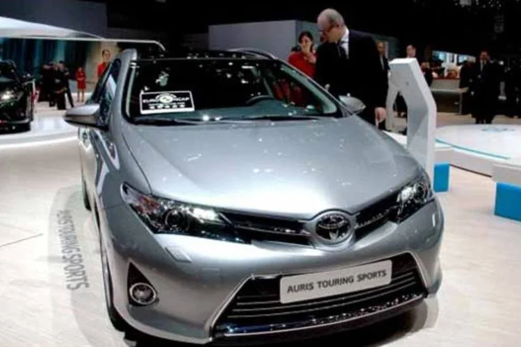 
	Al&eacute;m de postar centenas de tweets ao longo do dia, a Toyota ir&aacute; divulgar imagens e v&iacute;deos do modelo sendo constru&iacute;do. Enquanto seguidores do @toyotafactory poder&atilde;o interagir com perguntas e coment&aacute;rios
 (Divulgação)