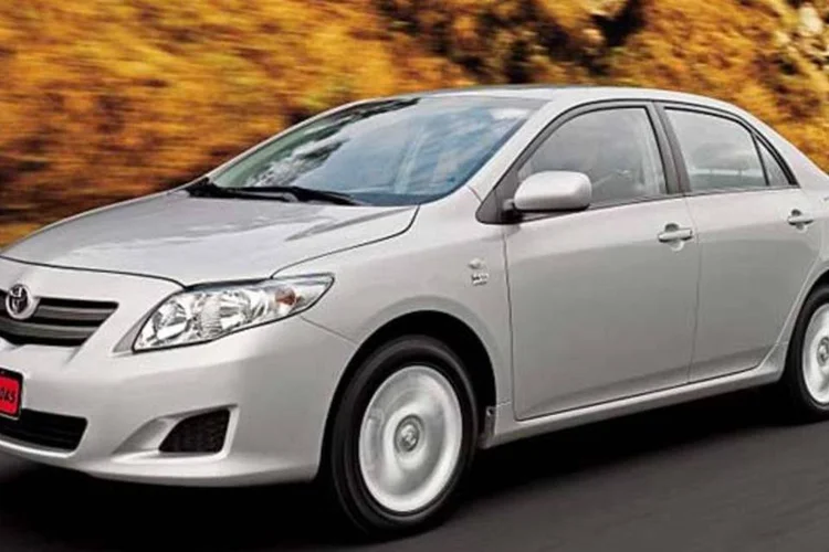 Serviço se estende até ao aluguel de minivans e sedãs, como o Corolla