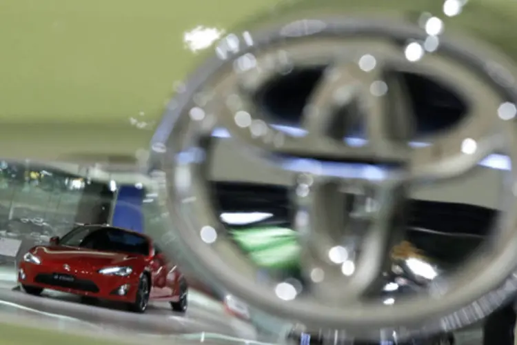 
	Toyota: marca pretende comercializar novo modelo a partir de 2015, ano em que calcula que Jap&atilde;o, Europa e Am&eacute;rica do Norte contar&atilde;o com &quot;centenas de postos com hidrog&ecirc;nio&quot;
 (Bloomberg)
