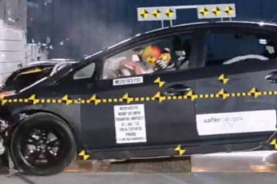 Toyota Prius vira quatro estrelas em teste da NHTSA
