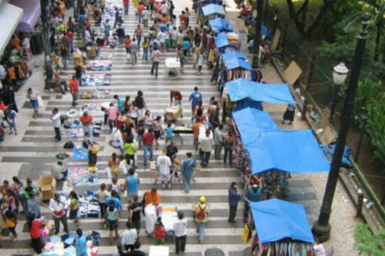 
	Trabalho informal: depois de 11 anos de quedas consecutivas, em 2015 essa fatia da economia representou 16,2% do PIB gerado no pa&iacute;s
 (Marcos Santos/USP Imagens)