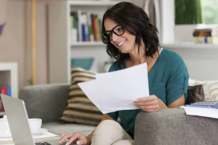 
	Aprendendo pelo computador: nele, &eacute; poss&iacute;vel ver cursos de grandes universidades gratuitamente ou com baixo custo
 (Thinkstock)