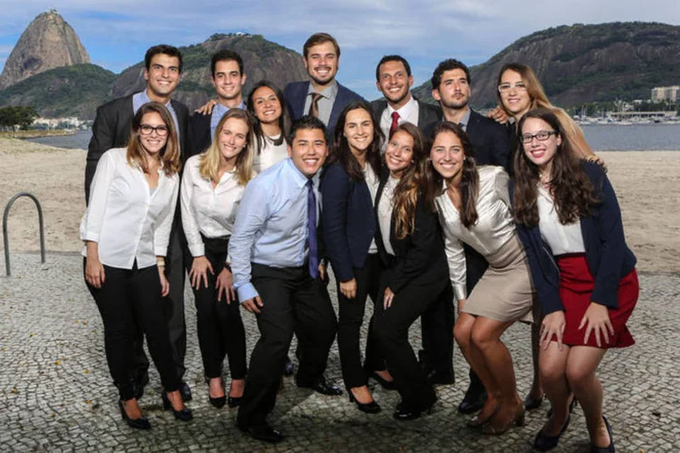 Trainees da Andrade Gutierrez: programa é um dos mais internacionais do mercado (Divulgação)