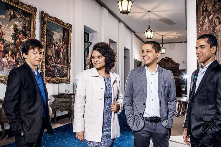 
	Trainees do governo paulista: Eduardo Henrique de Azevedo, Lara Barreto da Rocha, Igor Fernandes de Almeida e Adaiton Lopes
 (Leandro Fonseca/Exame)