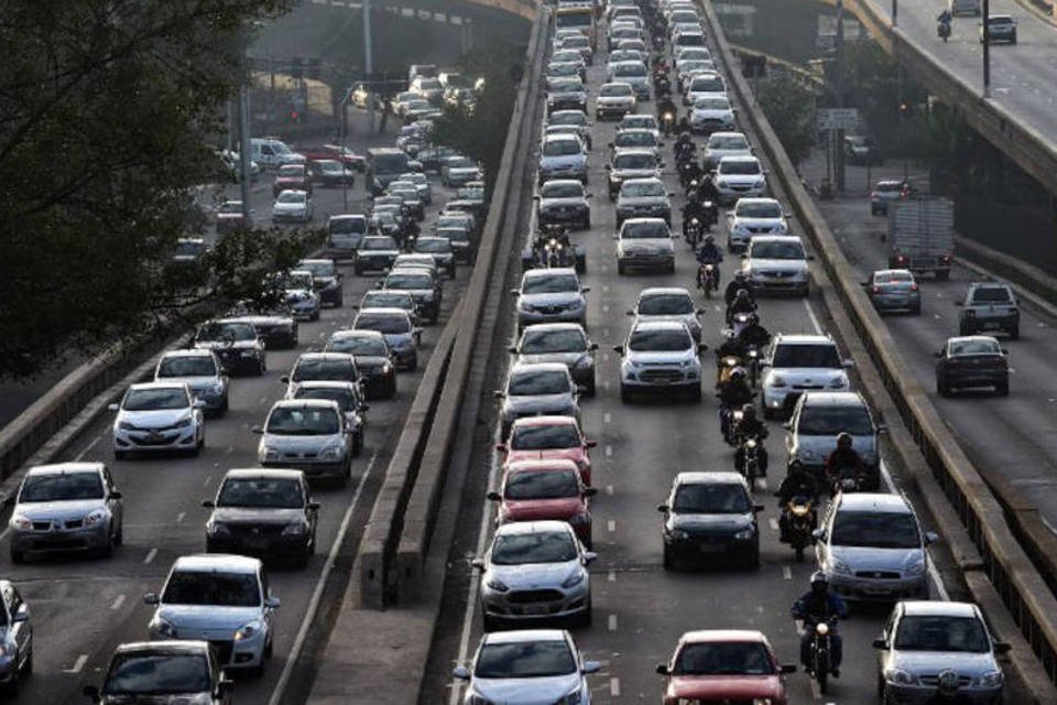 Tráfego é intenso no sentido ao litoral Sul de São Paulo