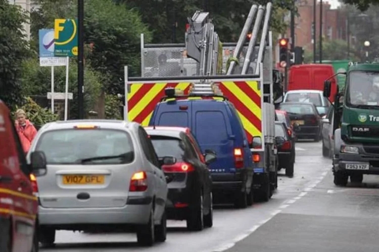 Trânsito em Londres: Essa linha especial, no entanto, tem provocado imensos congestionamentos na região