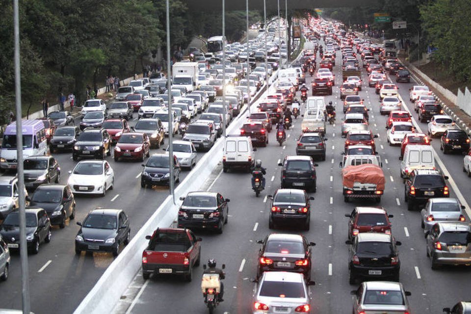 Pesquisa aponta que 6% deixam de usar carro em SP