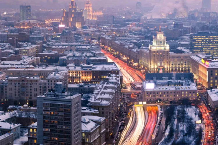 
	Moscou, capital da R&uacute;ssia: cerca de 50 pessoas tiveram de deixar o pr&eacute;dio administrativo, que data do final do s&eacute;culo 18
 (Mahmud Turkia/AFP)
