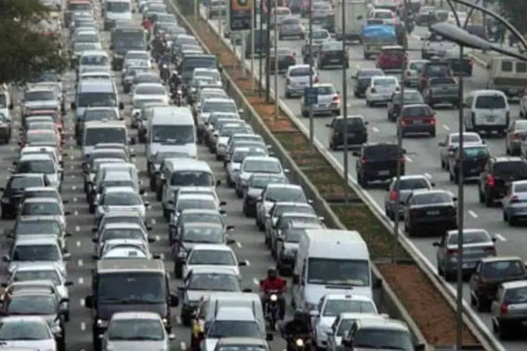 Sobre os efeitos do trânsito, 73% dos motoristas de São Paulo disseram que ele afeta negativamente a saúde.  (.)