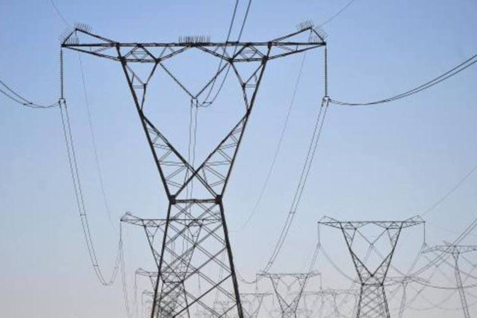 Energia no sistema elétrico encolhe 3,3% em outubro, diz ONS