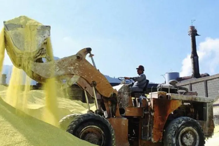 
	Transporte de fertilizante: agricultores do pa&iacute;s continuam dependentes de crescentes importa&ccedil;&otilde;es do insumo, que atingiram volume recorde em 2013
 (Rogério Montenegro/EXAME)