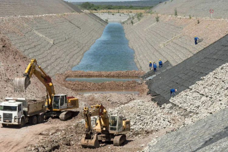 
	Obra no Rio S&atilde;o Francisco: A Mendes Junior foi uma das poucas empresas envolvidas na Lava Jato que o Minist&eacute;rio da Transpar&ecirc;ncia puniu e declarou inid&ocirc;nea.
 (Delfim Martins/Pulsar Imagens)