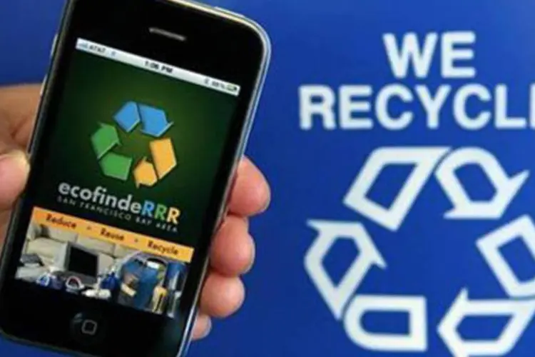 Aplicação para iPhone mostra onde está o local de reciclagem mais próximo do usuário: até 2020 o lixo eletrônico de computadores crescerá em 400% ante o nível de 2007, na China e África do Sul.  (.)