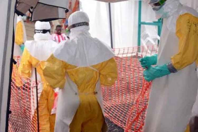 
	Ebola: embora a transmiss&atilde;o sexual do ebola nunca tenha sido documentada, o v&iacute;rus foi detectado no s&ecirc;men de sobreviventes
 (Zoom Dosso/AFP)