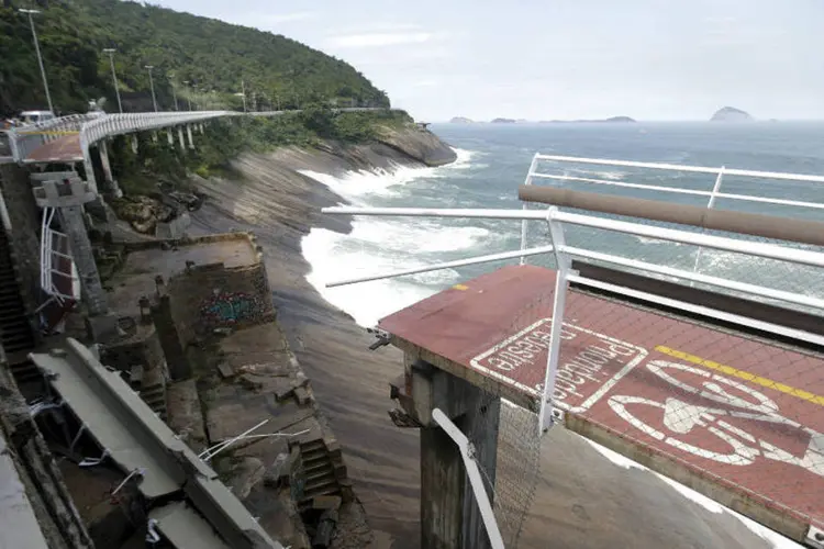 
	Trecho de ciclovia que desabou no Rio de Janeiro
 (Reuters)