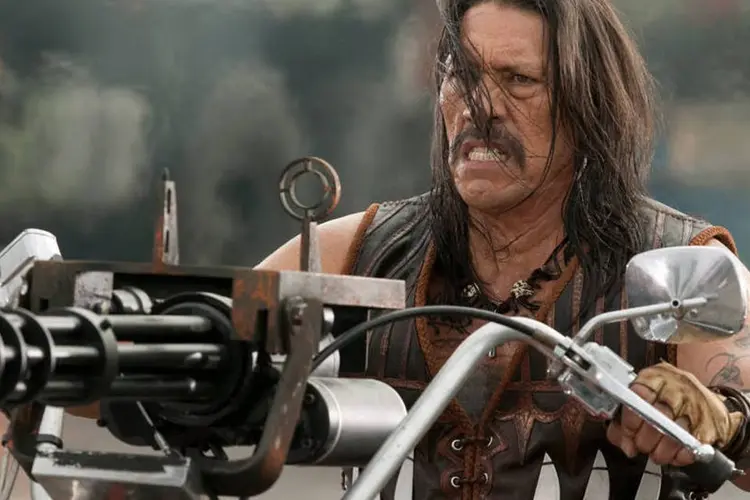 Trecho do filme Machete, de Robert Rodriguez: personagem interpretado por Danny Trejo é mexicano (Reprodução/Cartaz)